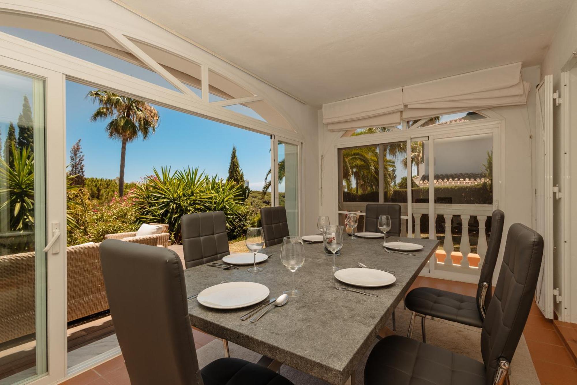 Pina - A Retreat Among Palm Trees, With A Private Pool And Barbecue In Elviria, *