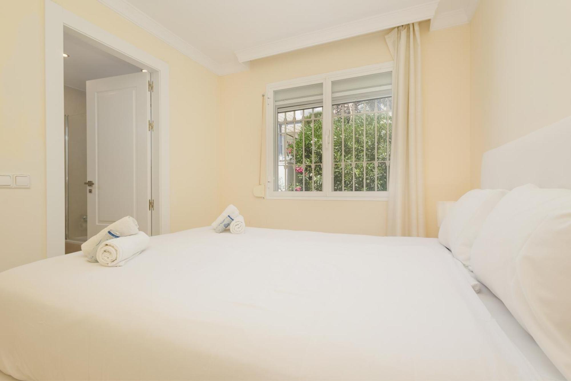 Pina - A Retreat Among Palm Trees, With A Private Pool And Barbecue In Elviria, *