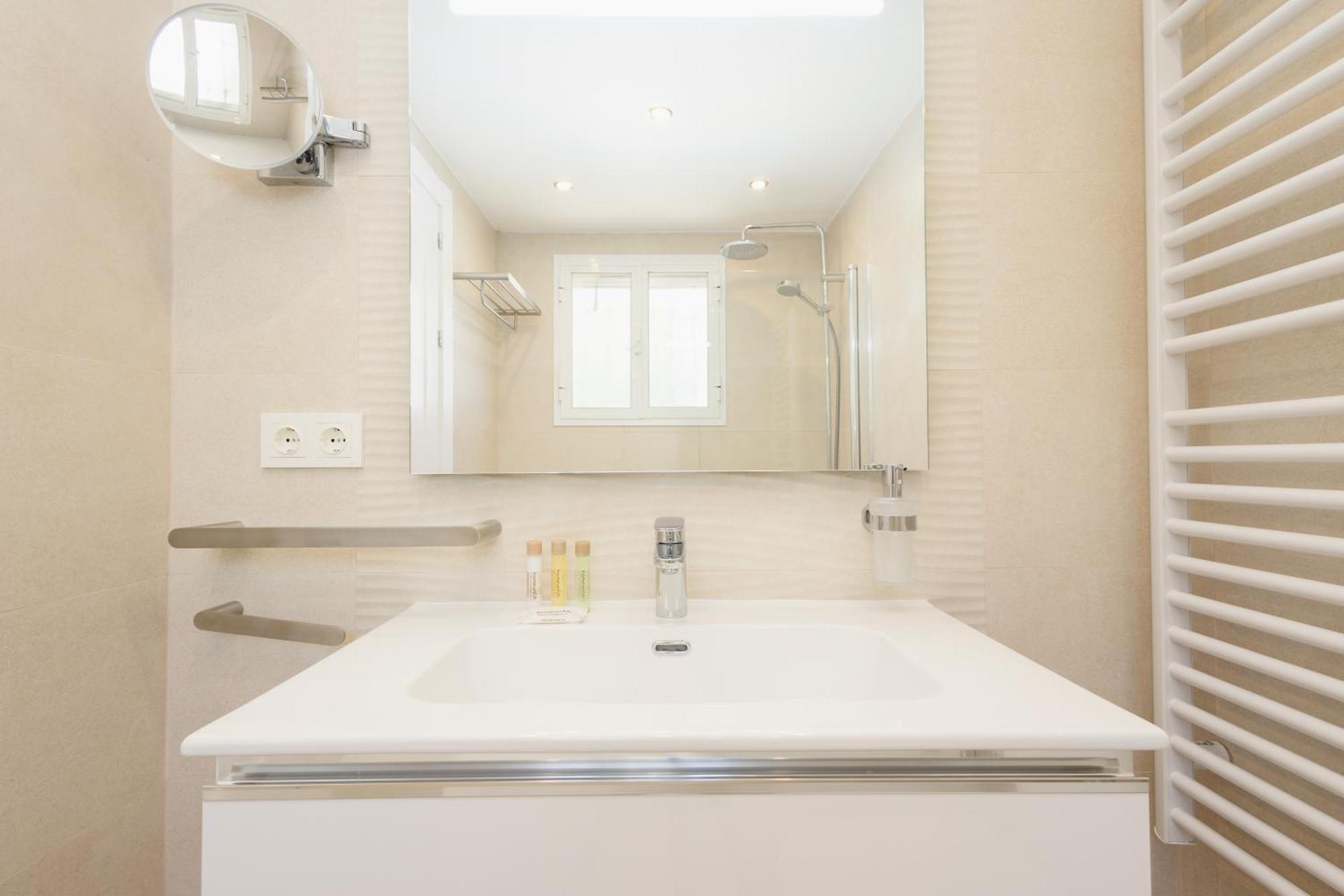 Pina - A Retreat Among Palm Trees, With A Private Pool And Barbecue In Elviria, Villa