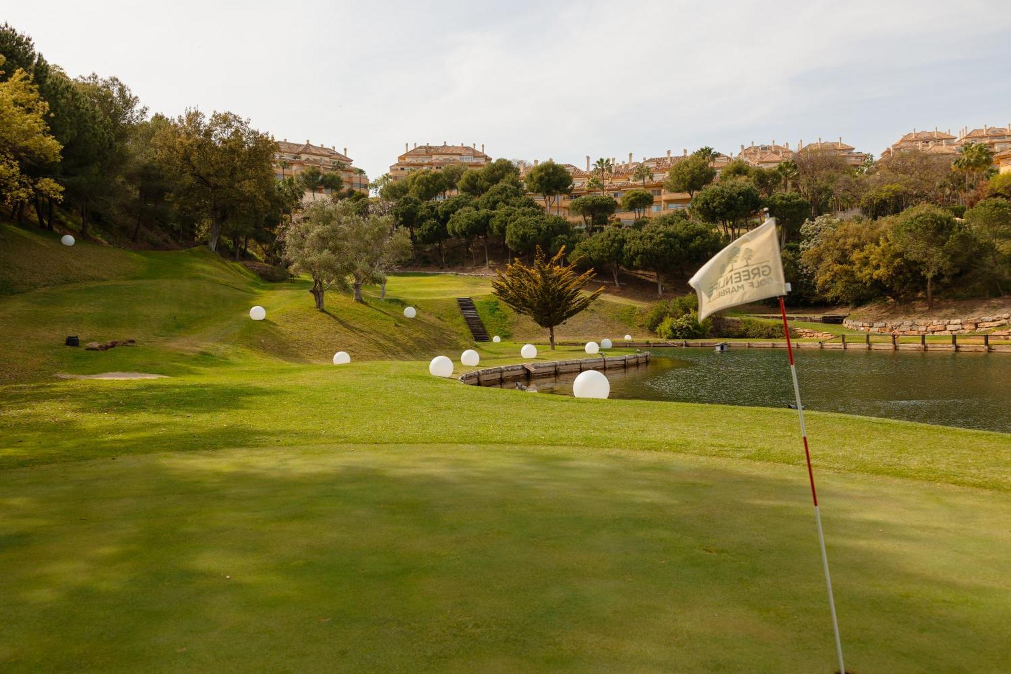 Pina - A Retreat Among Palm Trees, With A Private Pool And Barbecue In Elviria, Villa Marbella