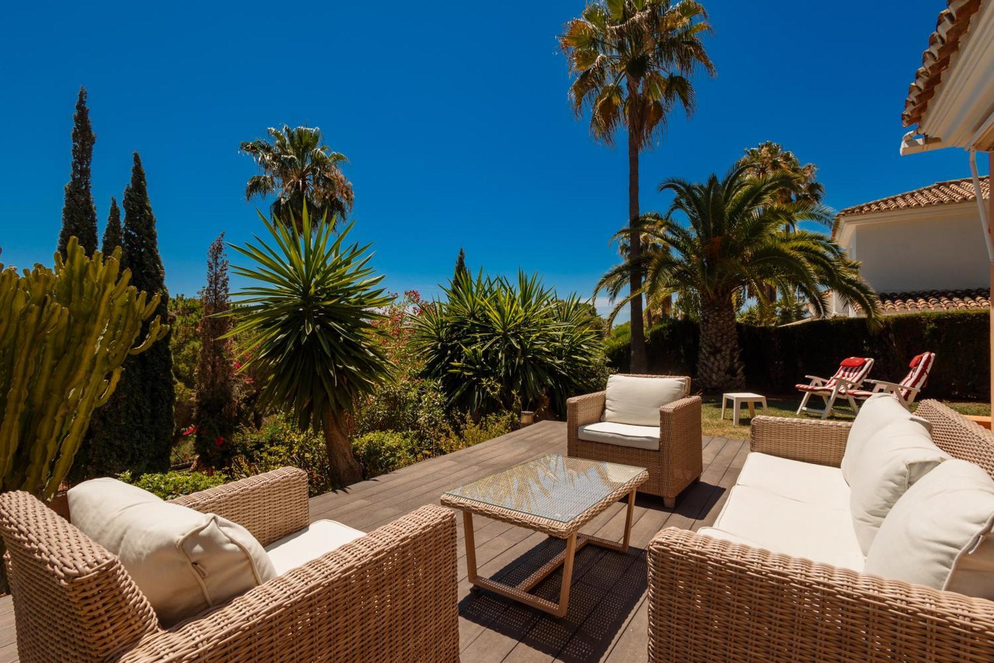 Pina - A Retreat Among Palm Trees, With A Private Pool And Barbecue In Elviria, * Marbella